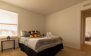 Bright Davenport Family Townhome Near Disney