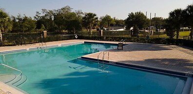 Bright Davenport Family Townhome Near Disney