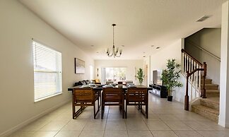 Bright Davenport Family Townhome Near Disney