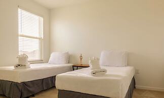 Bright Davenport Family Townhome Near Disney