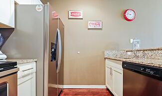 Family Spacious 3BR Townhouse With Pool Access