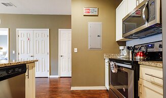 Family Spacious 3BR Townhouse With Pool Access