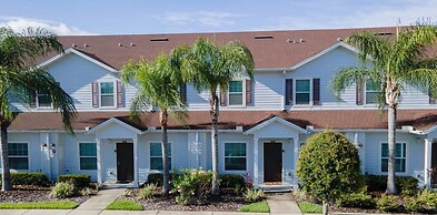 Family Spacious 3BR Townhouse With Pool Access