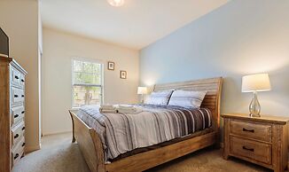 Family Spacious 3BR Townhouse With Pool Access