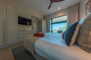 Beach and Mountain by Horizon Holidays