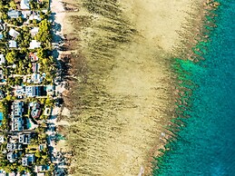 Beach and Mountain by Horizon Holidays