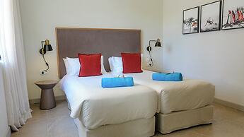 Beach and Mountain by Horizon Holidays