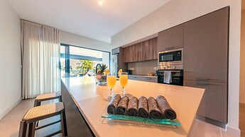 Beach and Mountain by Horizon Holidays