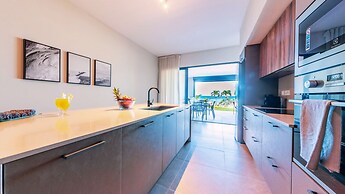 Beach and Mountain by Horizon Holidays