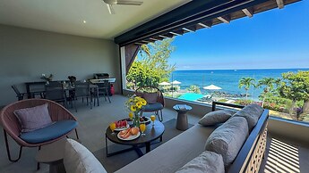 Beach and Mountain by Horizon Holidays