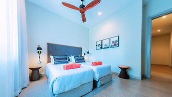 Beach and Mountain by Horizon Holidays