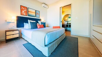 Beach and Mountain by Horizon Holidays