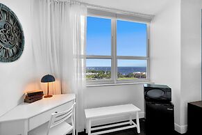 Fabulous 2-Bedroom in the Heart of Grove