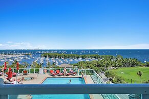 Fabulous 2-Bedroom in the Heart of Grove