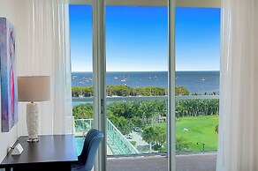 Fabulous 2-Bedroom in the Heart of Grove