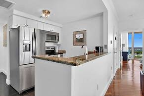 Fabulous 2-Bedroom in the Heart of Grove