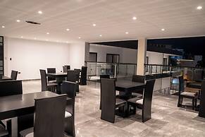 Manta Surf Hotel