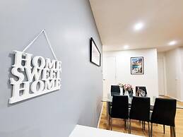Rosie Townhouse - Modern and Comfortable Home