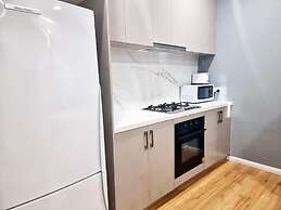 Rosie Townhouse - Modern and Comfortable Home