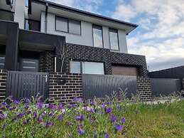 Brand new House - Modern Home in Great Location