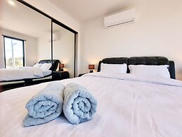 Brand new House - Modern Home in Great Location