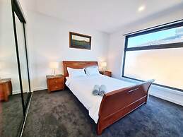 Brand new House - Modern Home in Great Location