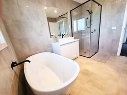 Brand new House - Modern Home in Great Location