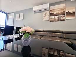 Brand new House - Modern Home in Great Location