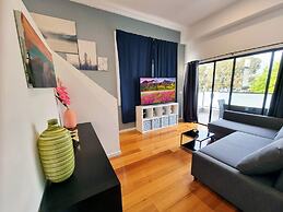 Rosie Townhouse at Gordon - Prime Location