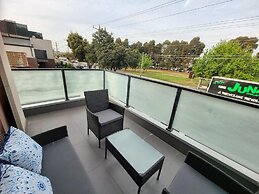 Rosie Townhouse at Gordon - Prime Location