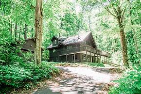 Northern Nights Chalet by Wanderlust Abodes