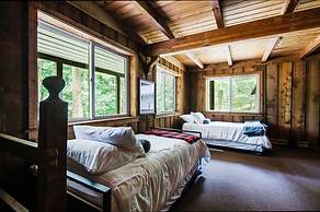 Northern Nights Chalet by Wanderlust Abodes