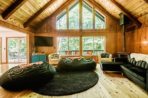 Northern Nights Chalet by Wanderlust Abodes