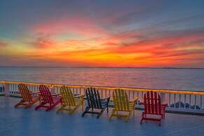 Sunset on the Bay Designer Condo Private Balcony