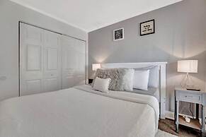 Sunset on the Bay Designer Condo Private Balcony