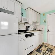 The Seashell Suite w Private Balcony Walk 2 Beach