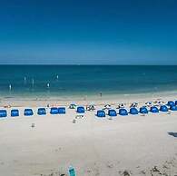 The Seashell Suite w Private Balcony Walk 2 Beach