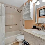 Oceans Pointe Nantucket Inspired Condo on the bay