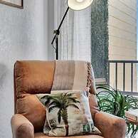 The Hemingway 2bd Tropical Elegance on the Water