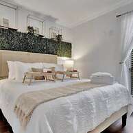 The Hemingway 2bd Tropical Elegance on the Water