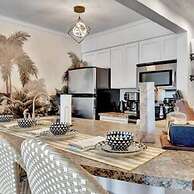 The Hemingway 2bd Tropical Elegance on the Water
