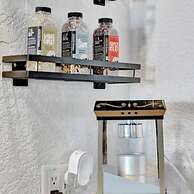 The Hemingway 2bd Tropical Elegance on the Water