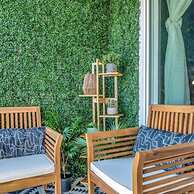 The Hemingway 2bd Tropical Elegance on the Water