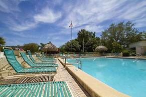 Cove Cay 2bd - 5 Star Amenities on the Golf Course