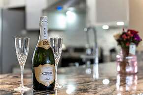 Cove Cay 2bd - 5 Star Amenities on the Golf Course