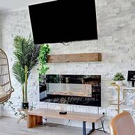 The Palm Exclusive Tropical Luxury on the Water