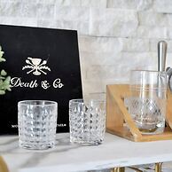 The Palm Exclusive Tropical Luxury on the Water