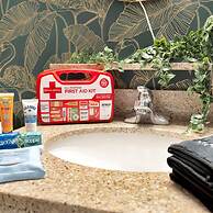 The Palm Exclusive Tropical Luxury on the Water