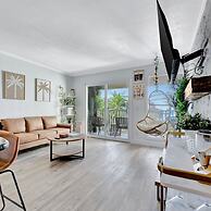 The Palm Exclusive Tropical Luxury on the Water