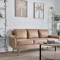 The Palm Exclusive Tropical Luxury on the Water